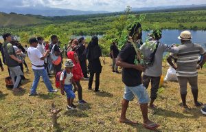 Pupuk Negentropi Untuk Hijaukan Bukit Yotoro