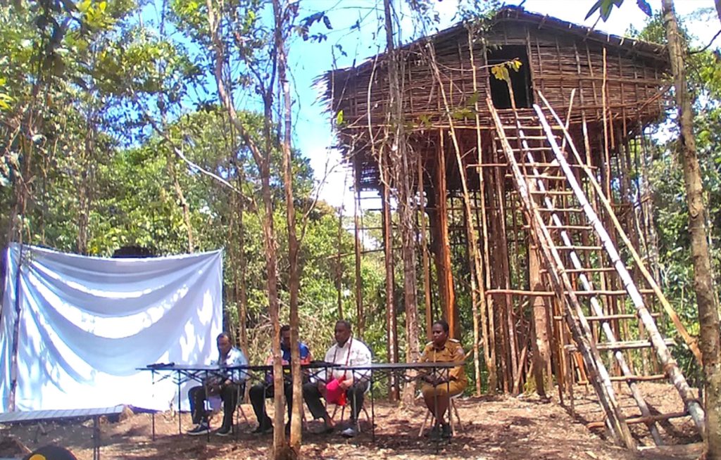 Melindungi Hutan Adat di Tanah Papua oleh Suku Moskona